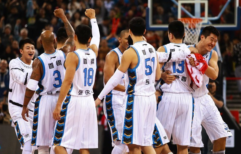 门兴格拉德巴赫训练开放日,今夜临场应变引欢呼,CBA常规赛在即,轮换策略成焦点的简单介绍-九游体育